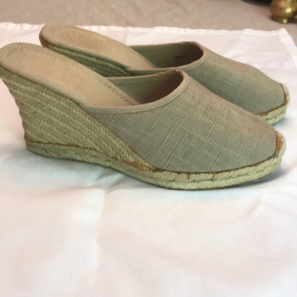 Unisa Wedge Slip On - Picture 2 of 6